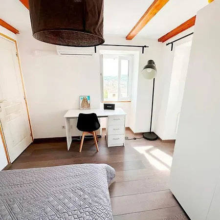 아파트 Magnifique Duplex De 130 M² A *